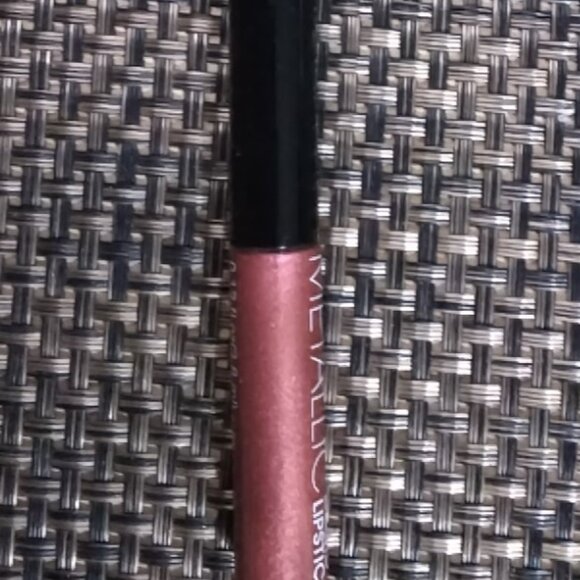 4PC The Color Workshop Liquid Lipsticks 2 Metallic 2 Matte Red Pink & Nude - Picture 3 of 7